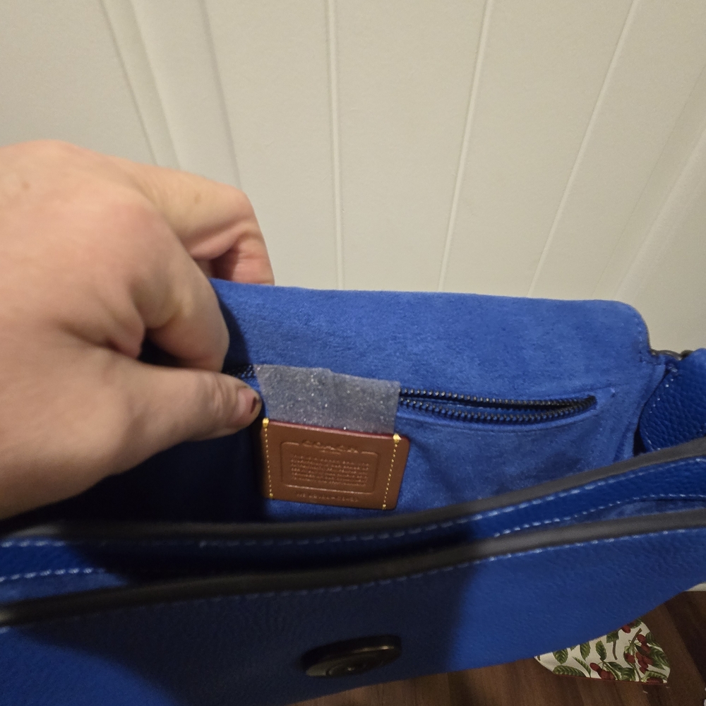 Blue Leather Shoulder Bag with C-Clasp - Picture 3 of 13